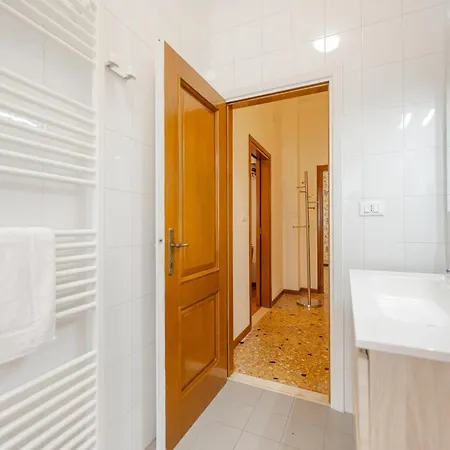 Apartment 10 Minutes From