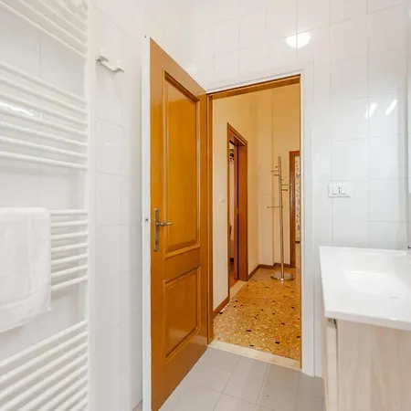 Apartment 10 Minutes From