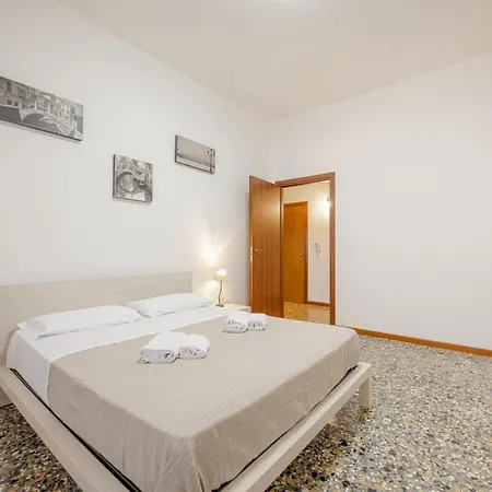 10 Minutes From Apartment