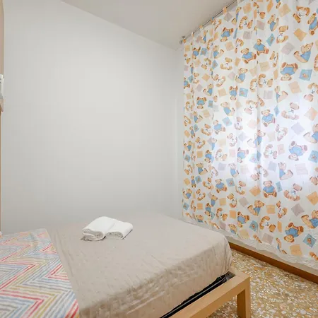 Apartment 10 Minutes From *