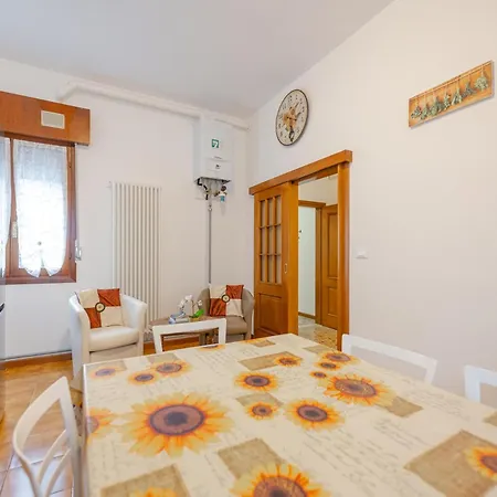 Apartment 10 Minutes From Venice